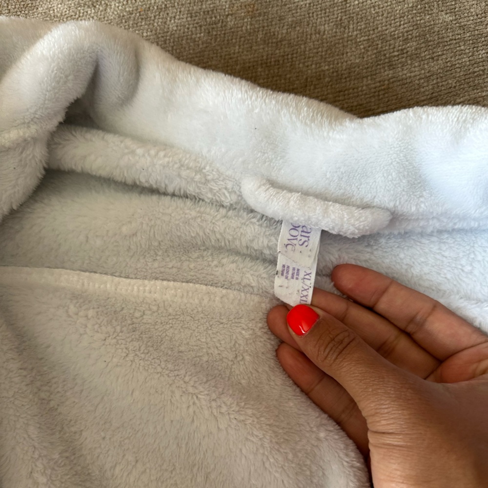 Soft White Fleece Robe - Picture 2 of 3